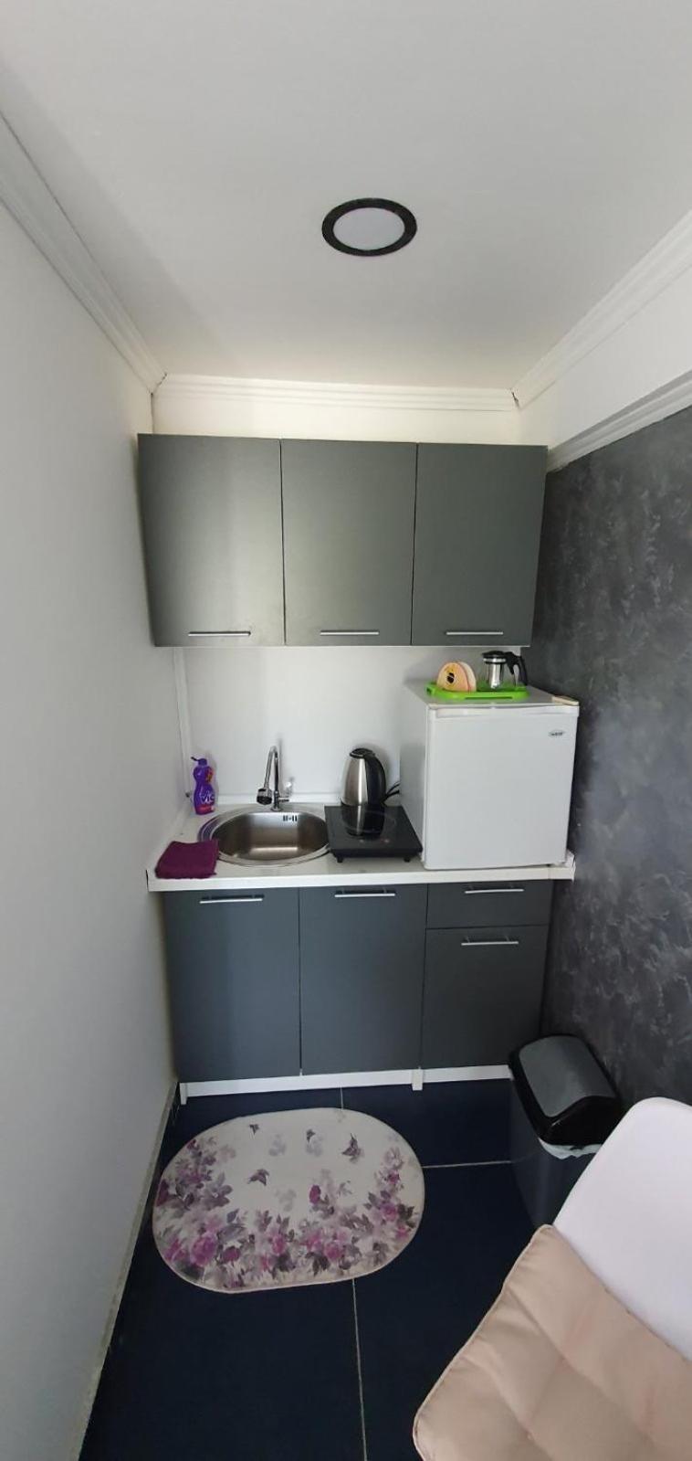 Cozzy Apartment Near The Aiport Podgorica Mitrovici  ภายนอก รูปภาพ